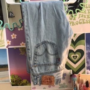 Levi Jeans Light Wash Straight Legs